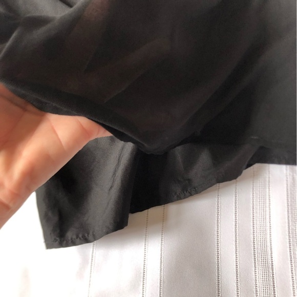 Elegant Black Sleeveless Top - Picture 8 of 12